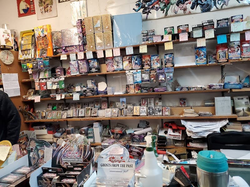 Neil's Cards & Comics