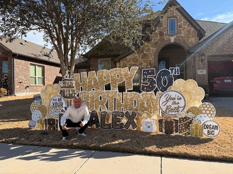 Yard Card Queen - Denison